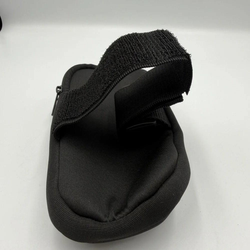 Black Universal Sports Armband Phone Holder Pouch with Headphone Port & Strap